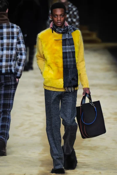 Look 5